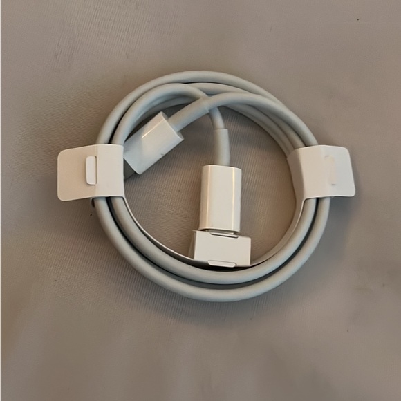 Used (Like New) Apple AirPod Max - Picture 10 of 10